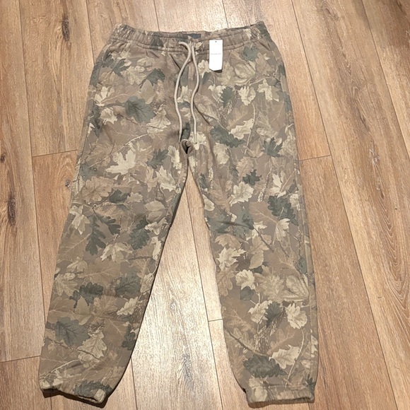 Abercrombie & Fitch Other - NWT Abercrombie men’s camo jogger sweatpants large
